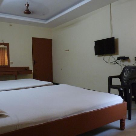 Nanda Lodge Mettuppālaiyam 外观 照片