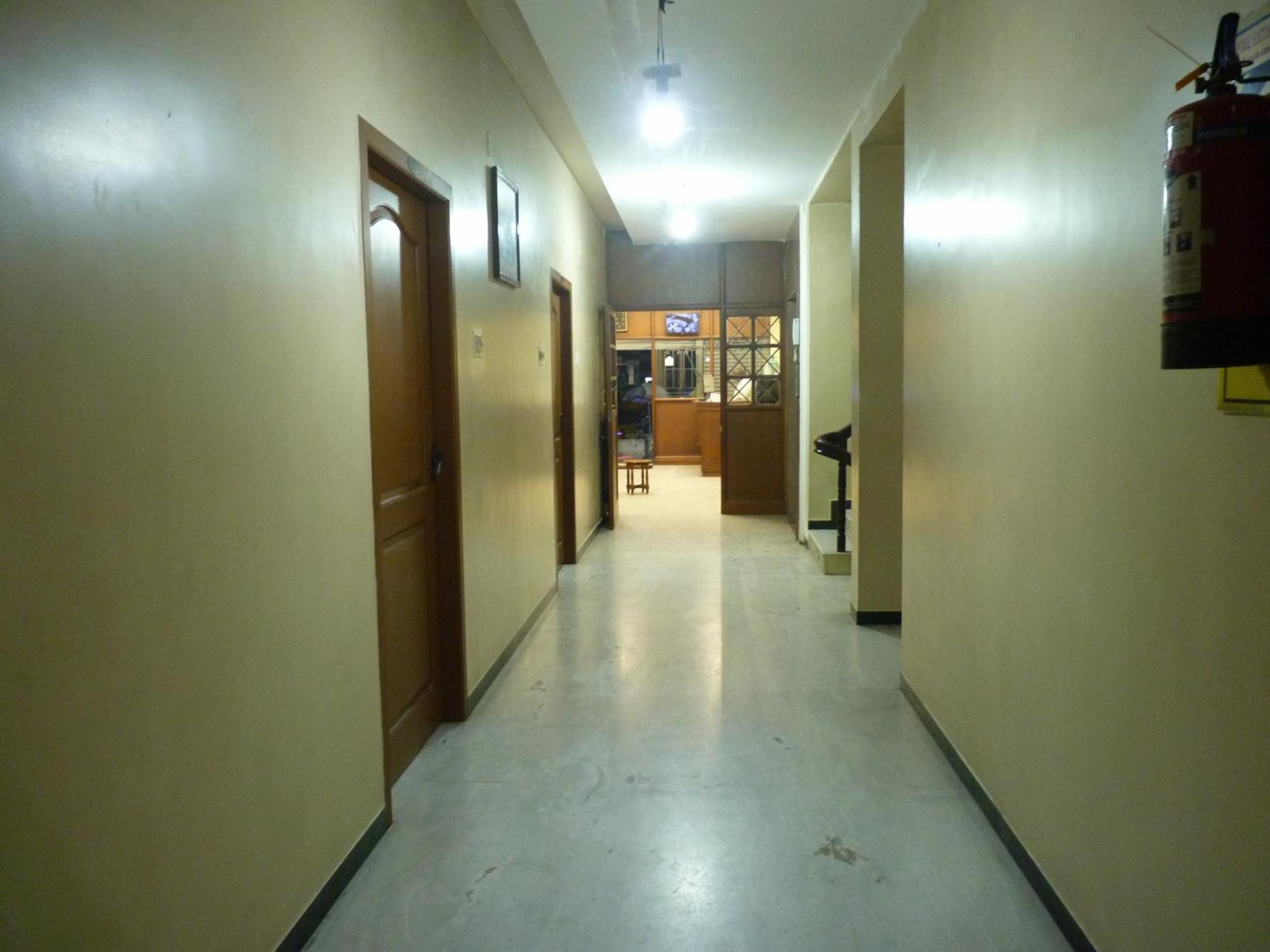 Nanda Lodge Mettuppālaiyam 外观 照片