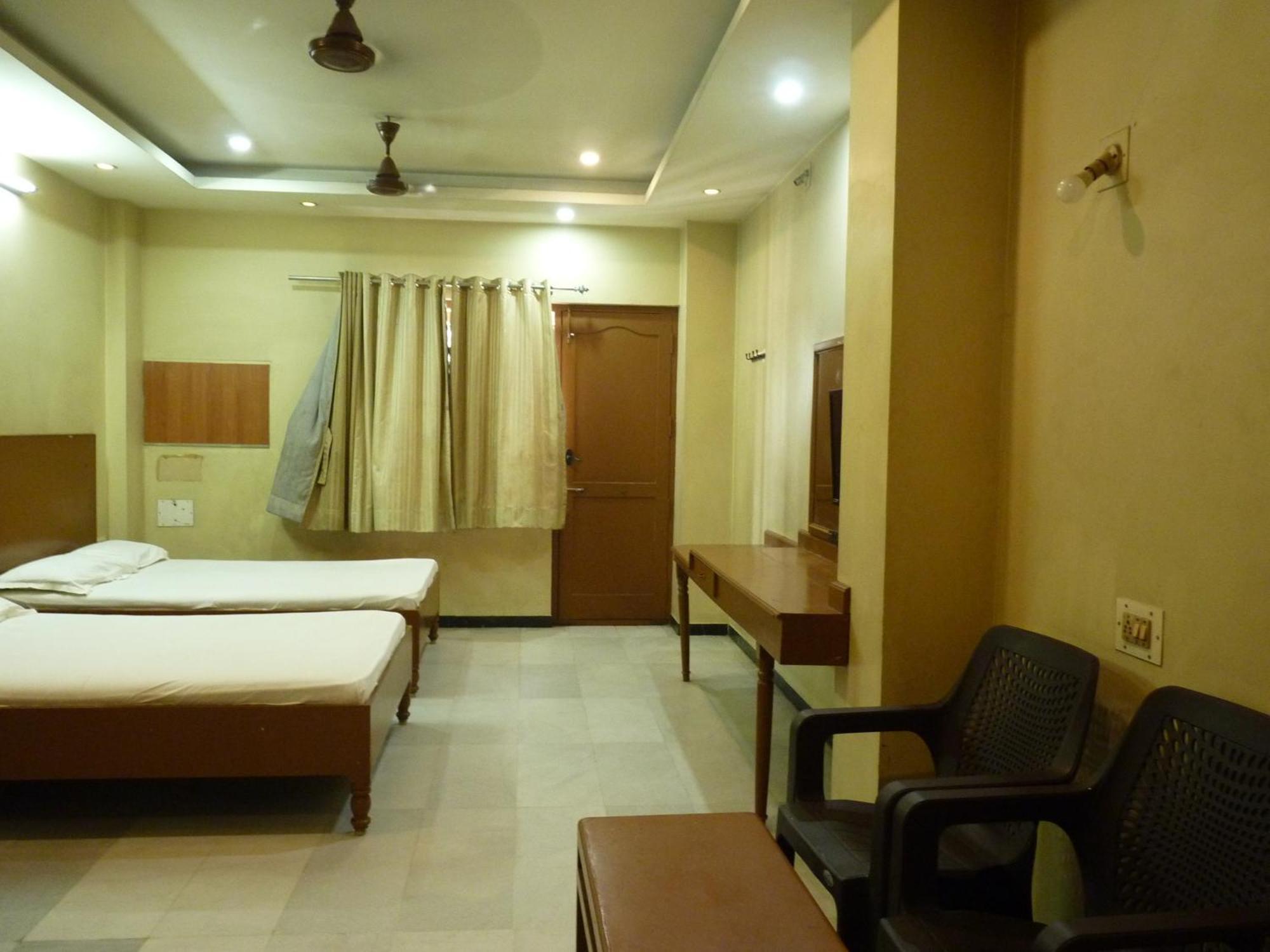 Nanda Lodge Mettuppālaiyam 外观 照片