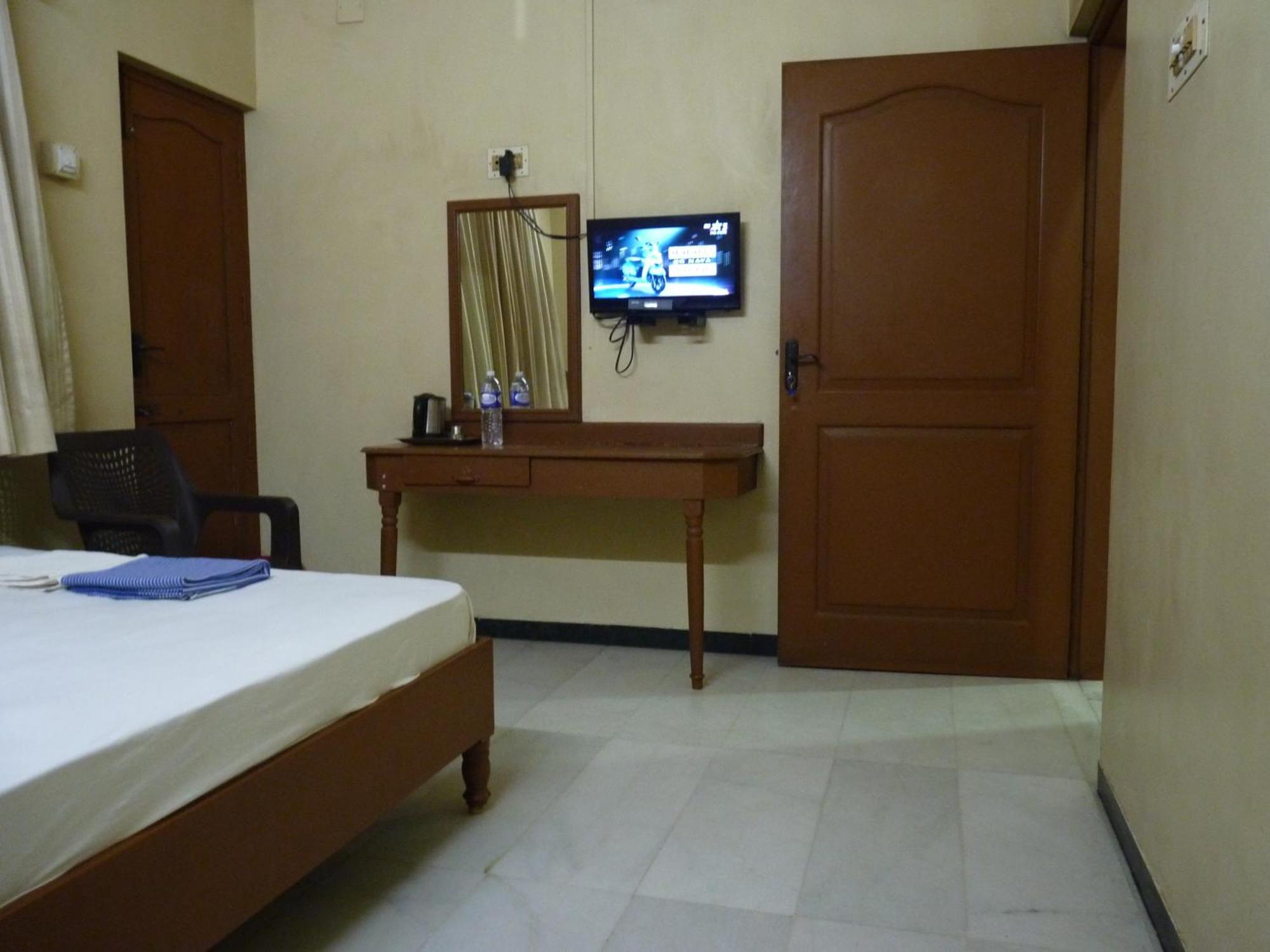 Nanda Lodge Mettuppālaiyam 外观 照片