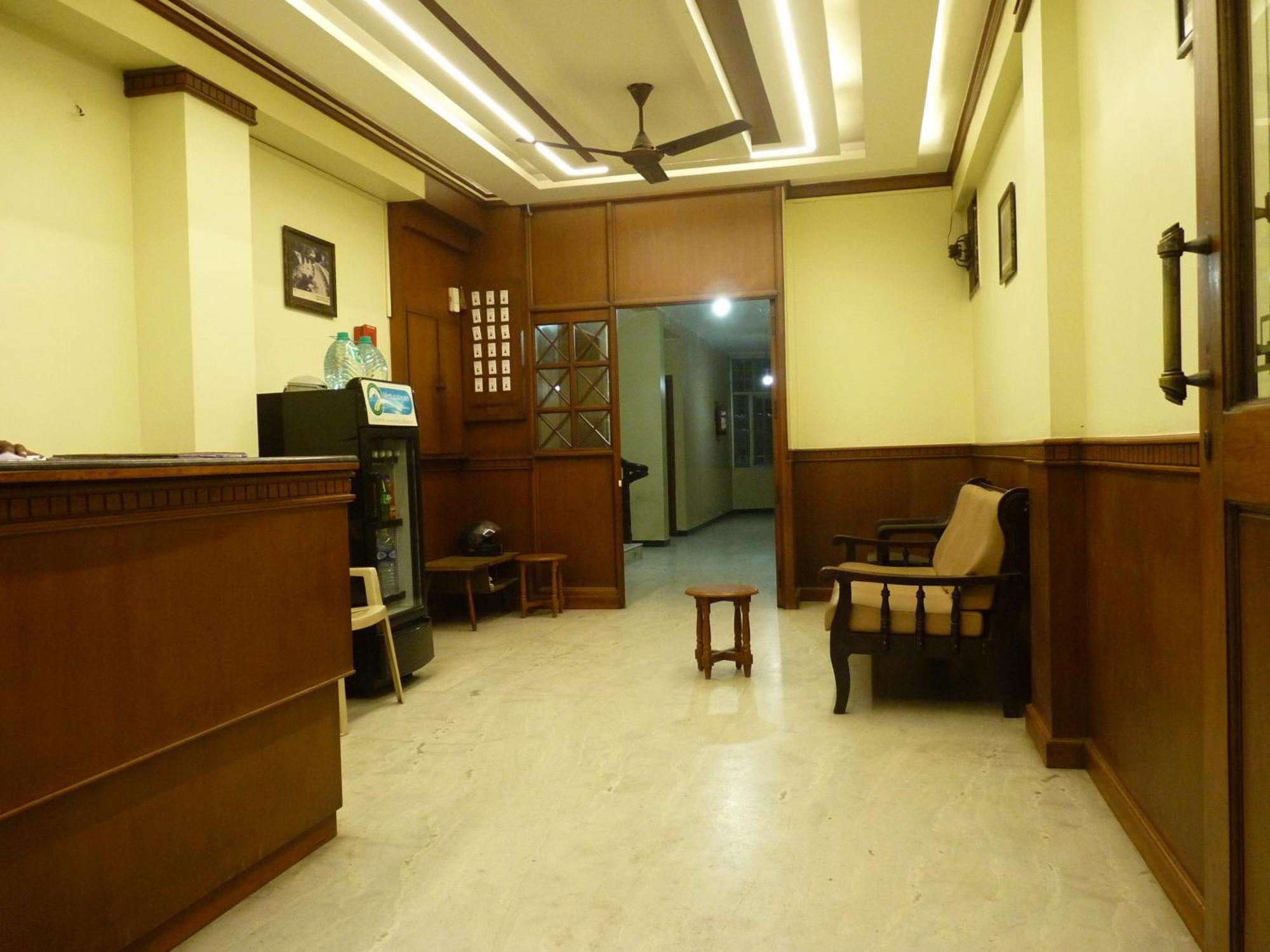 Nanda Lodge Mettuppālaiyam 外观 照片